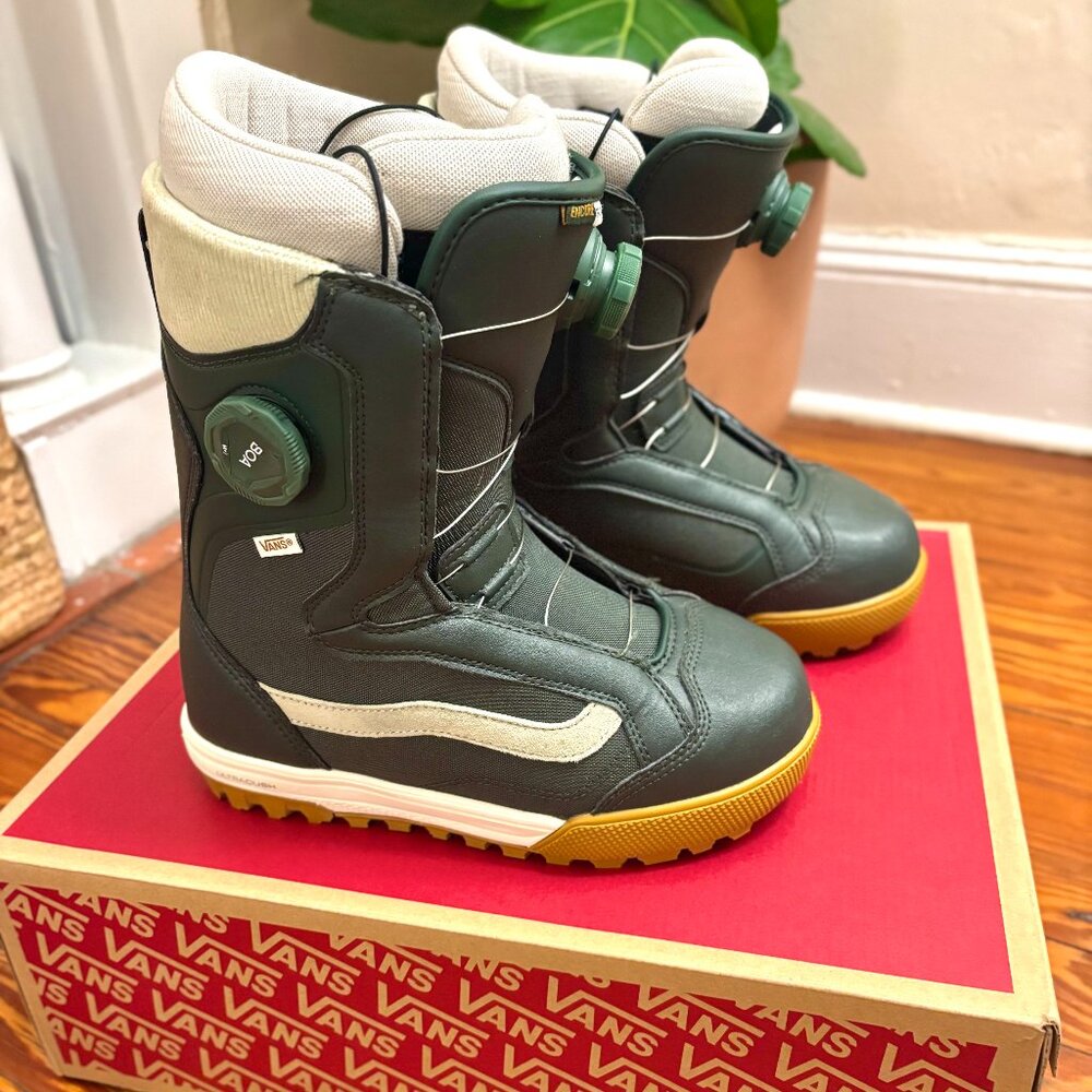 Like New Vans Encore Pro BOA Women's Snowboard Boot, Dark Green, Size 8 - Picture 2 of 10